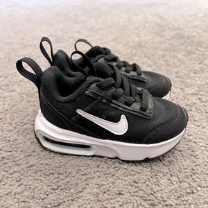 Toddler Nike Air Tennis Shoes 6c